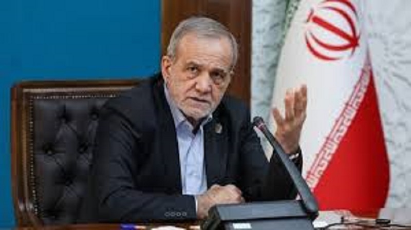 সেনাবাহিনীকে ‘জাতীয় শক্তির প্রতীক’বললেন ইরানের প্রেসিডেন্ট পেজেশকিয়ান